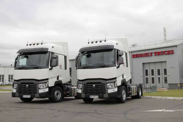 Українські вантажоперевізники отримали нові машини Renault