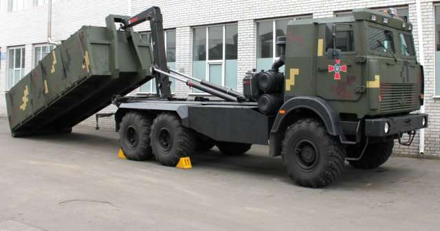 Міноборони закупило партію вантажівок МАЗ із мультиліфтом