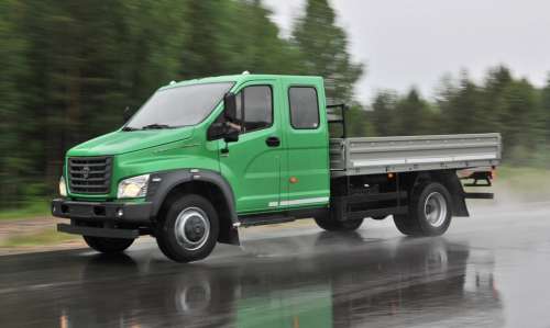 Україна вперше перестала купувати вантажівки в РФ