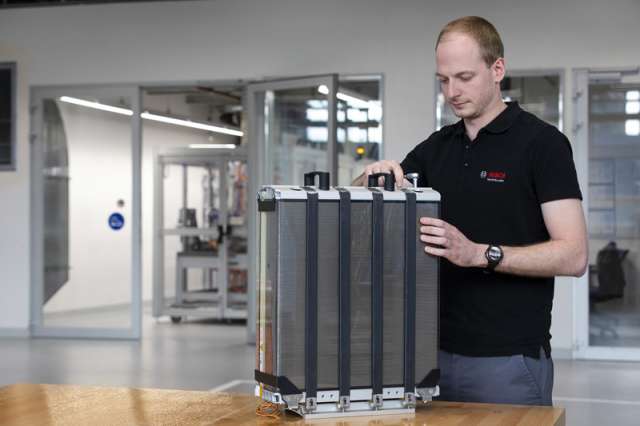 Bosch створюватиме паливні елементи для вантажівок