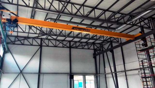 Новий український завод обладнання отримав вітчизняні мостові крани