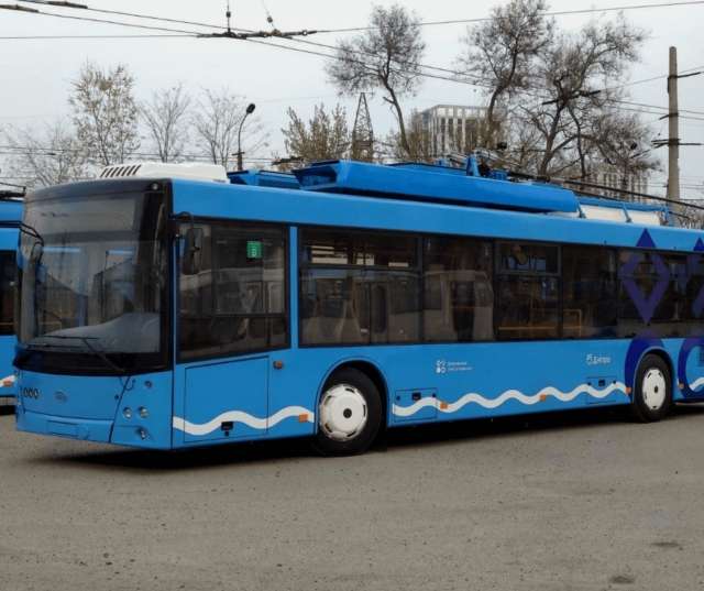 ПівденМаш передає комунальникам нові автономні тролейбуси «Дніпро»