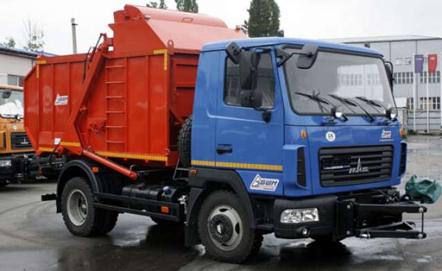 Українські комунальники отримали багатофункціональний сміттєвоз на базі МАЗ