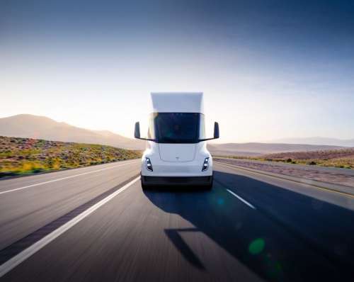 Вантажівка Tesla Semi не сподобалась далекобійникам