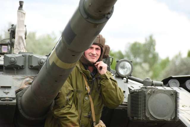 Основні бойові танки ЗСУ випробовують студенти