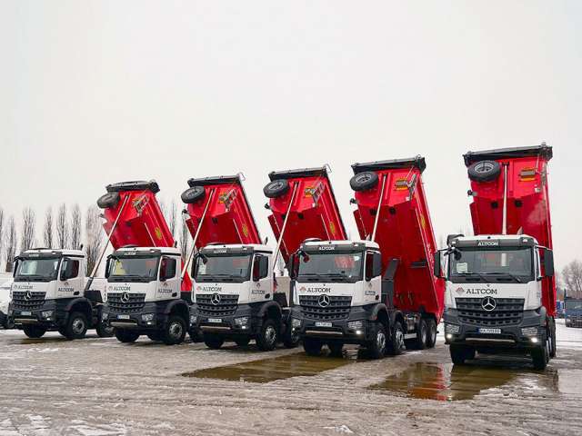 В Україні реалізується рекордна партія вантажівок Mercedes-Benz