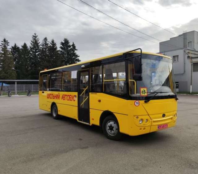 «Богдан» поставить партію шкільних автобусів з новим дизайном