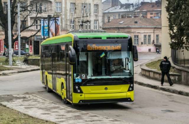 Новий львівський автономний тролейбус виїхав на тестовий маршрут