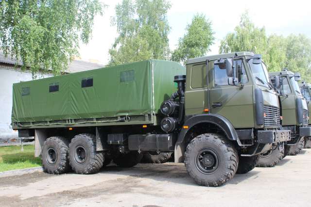 Українські десантники отримали 20 нових вантажівок