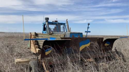 Трактор Т-150 переобладнали під дистанційне знешкодження мін
