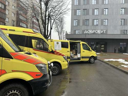 Фінляндія передала Україні шість автомобілів швидкої допомоги