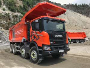 Scania показала в роботі новітній кар’єрний самоскид