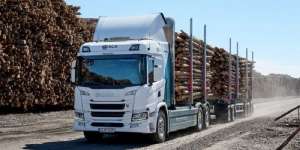 Scania показала у роботі безшумний 70-тонний лісовоз