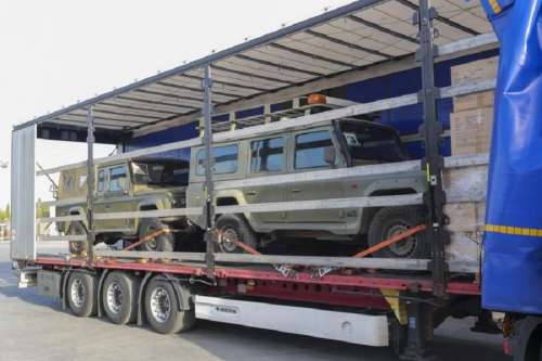 Іспанія передала Україні позашляховики та карети швидкої допомоги