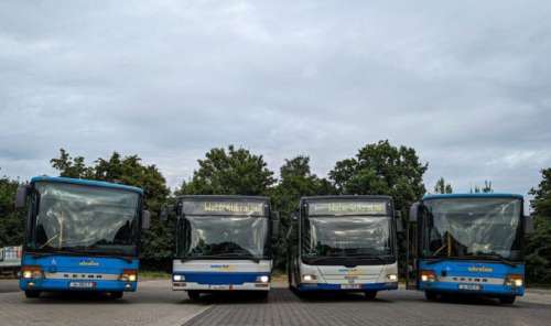 Німецькі волонтери подарували спецавтомобілі та автобуси для прифронтових міст