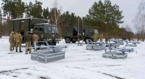 Благодійники передали ЗСУ вантажівки, БПЛА та гвинтівки для тренувань