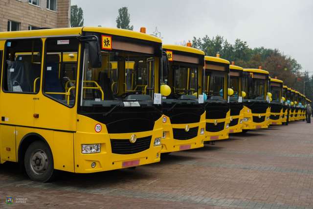 Київщина отримала велику партію шкільних автобусів «Еталон»