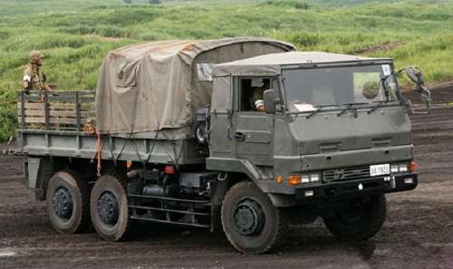 Японія передасть українським військовим 100 вантажівок