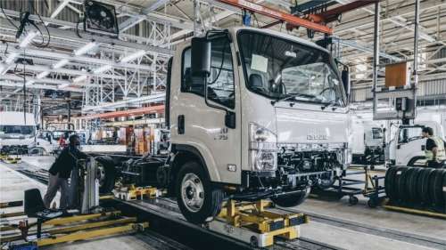 Isuzu планує припинити виробництво вантажівок в Росії