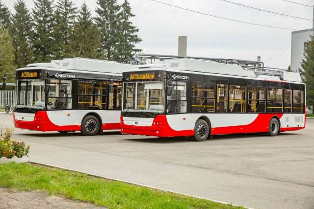 «Богдан» поставив перші нові тролейбуси для Луцька