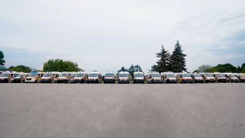 «Метінвест» передав ЗСУ 30 авто швидкої допомоги
