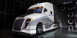Daimler Truck допрацьовує надпотужну водневу вантажівку із запасом ходу до 1000 км
