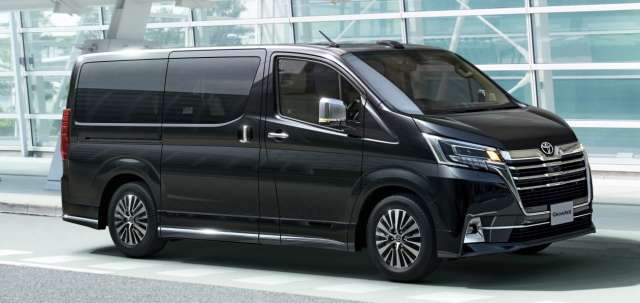 Стала відома дата початку продажів нового люксового мікроавтобуса Toyota