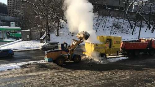 У Києві працюють унікальні снігоплавильні машини