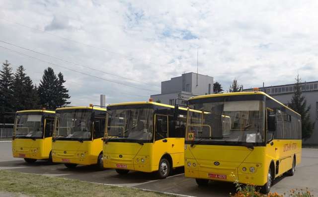 «Богдан» у рекордні строки поставив партію шкільних автобусів