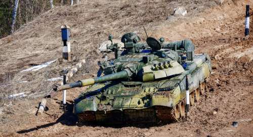 Бійці 95-ої бригади затрофеїли «парадний» танк