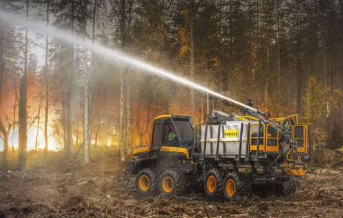 Лісовий форвардер можна перетворити на пожежну машину
