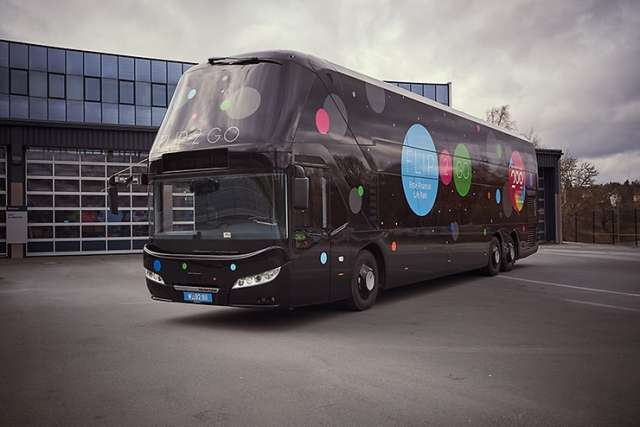 Автобус Neoplan перетворили на інтерактивну школу на колесах