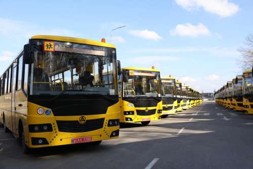 Вінниччина отримала 30 шкільних автобусів