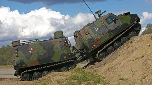 Німеччина відправила до України перші всюдиходи Bandvagn 206