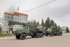 Армійські автокран та екскаватор на базі КрАЗ успішно пройшли випробування