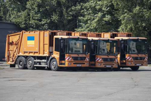 «Київпастранс» отримав від німецьких партнерів автобуси та сміттєвози