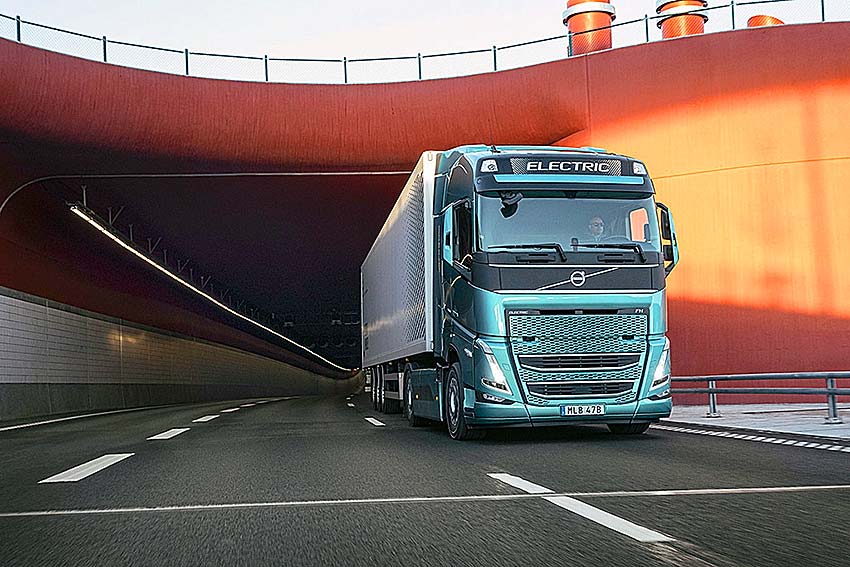 Volvo Trucks розпочинає продажі повністю електричних  великотоннажних вантажівок 
