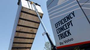 Volvo та Hyva випробовують якісно новий автопоїзд для перевезення зерна