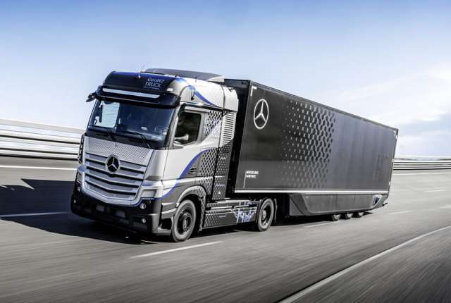 Розпочалися випробування водневої вантажівки Mercedes-Benz GenH2