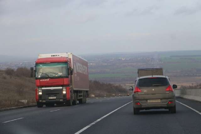 Українські перевізники зможуть їздити до ЄС на вантажівках класу «Євро-3»
