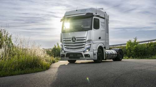 Daimler Truck розпочав випробування тягача Actros на рідкому водні