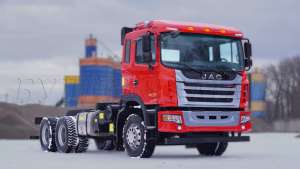 В Україні вперше з&#039;явилися вантажівки JAC колісної формули 6х4