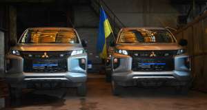 Українські десантники отримали 10 пікапів Mitsubishi L200