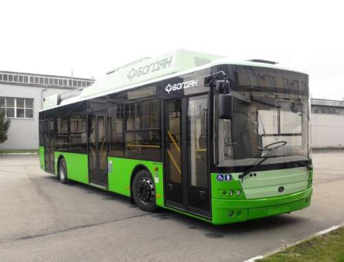 Харків отримав перший з 49 нових тролейбусів «Богдан»