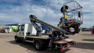 Енергетики Сумщини отримали нові автовишки на шасі IVECO