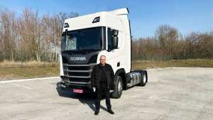 Український виробник молочних продуктів отримав цікавий тягач Scania