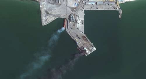 З’явилися свіжі знімки знищеного в Бердянську військового корабля рашистів
