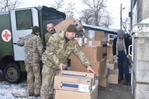 Санітарні «Богдани» доправили медичним закладам Сходу гуманітарну допомогу