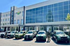 Всеукраїнська аграрна рада передала для ЗСУ вже понад 250 пікапів