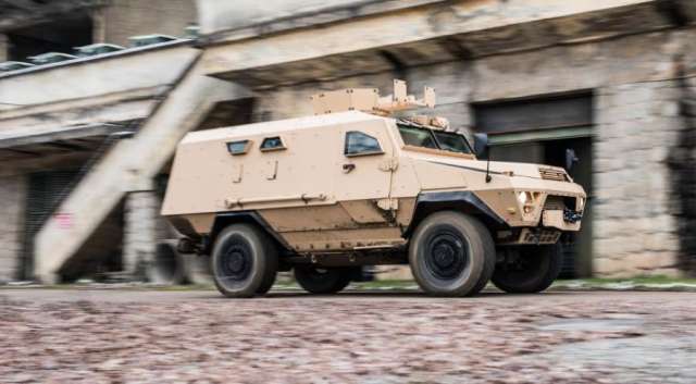 Французи передали Україні нові бронеавтомобілі VLRA Bastion